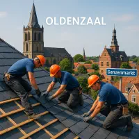 “Dakdekkers op een schilddak met leien bij de Sint-Plechelmusbasiliek en het Oude Stadhuis aan de Ganzenmarkt in Oldenzaal.”